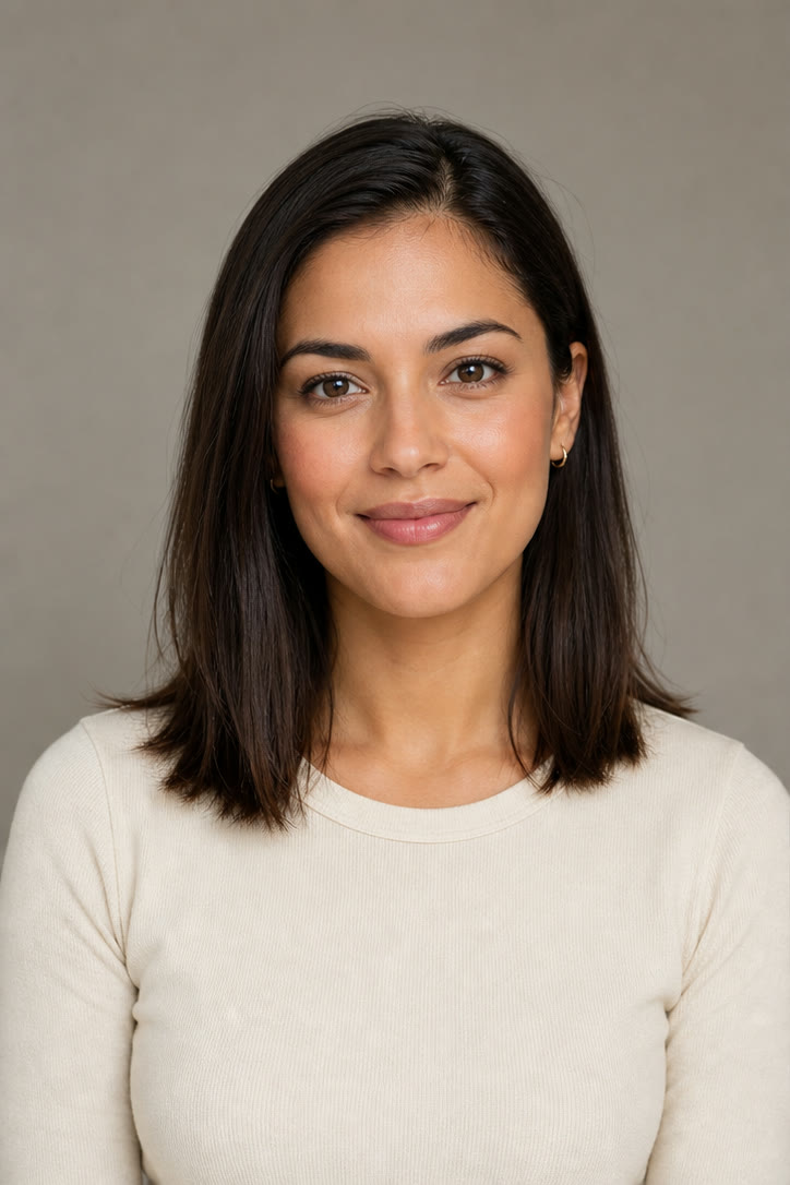 Fictional portrait with straight shoulder-length hair before using the curly hair filter