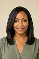 Fictional adult portrait with smooth straight hair before a defined curl preview